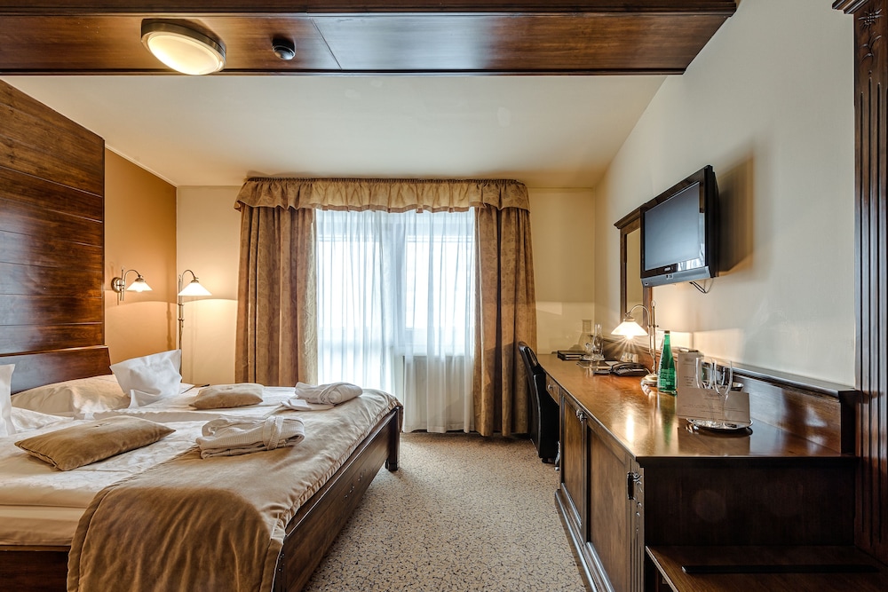 Premium Suite - Photo 2