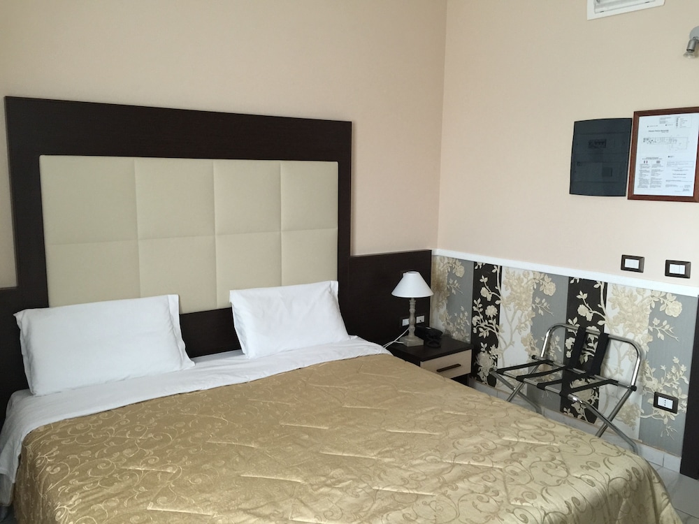 Basic Double Room, 1 King Bed photo 1