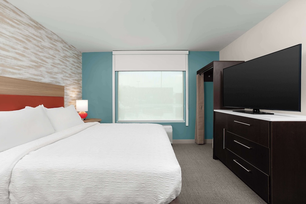 Suite, 1 Bedroom - Photo 2
