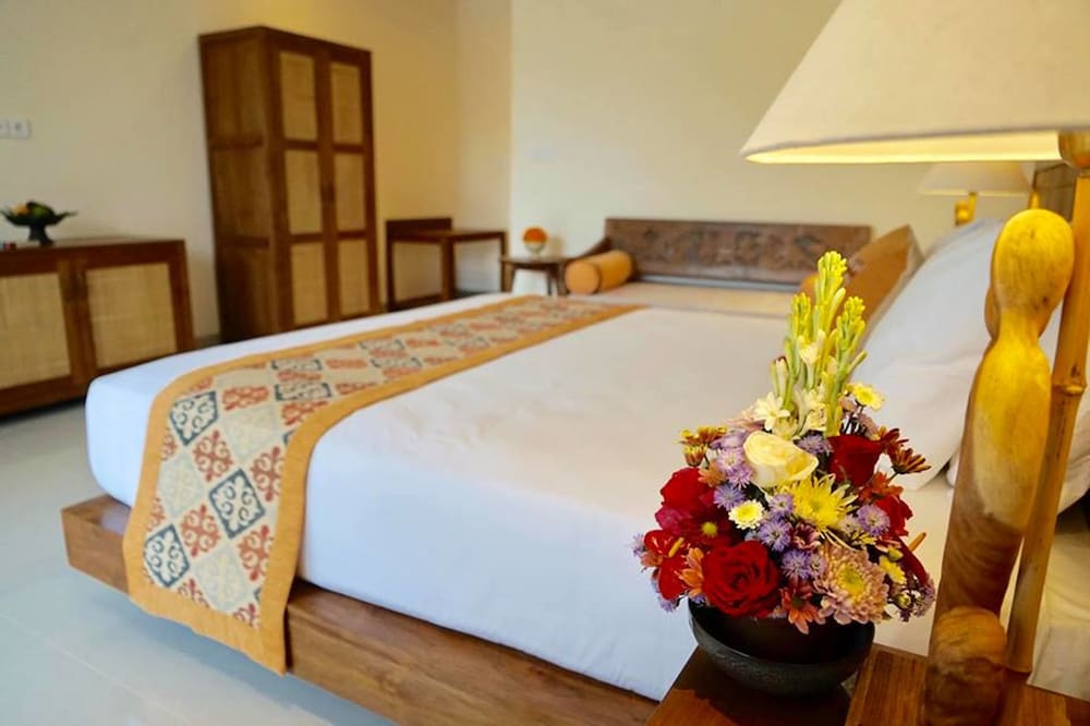 Superior Room, Balcony, Pool View - Photo 9