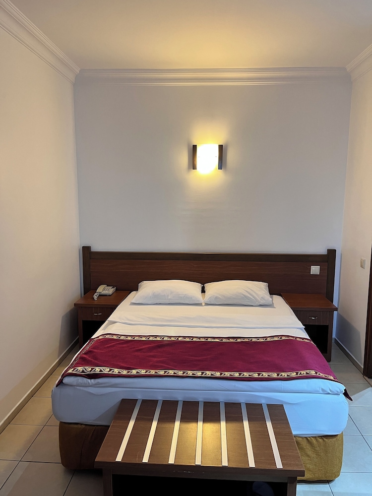 Economy Double Room photo 2