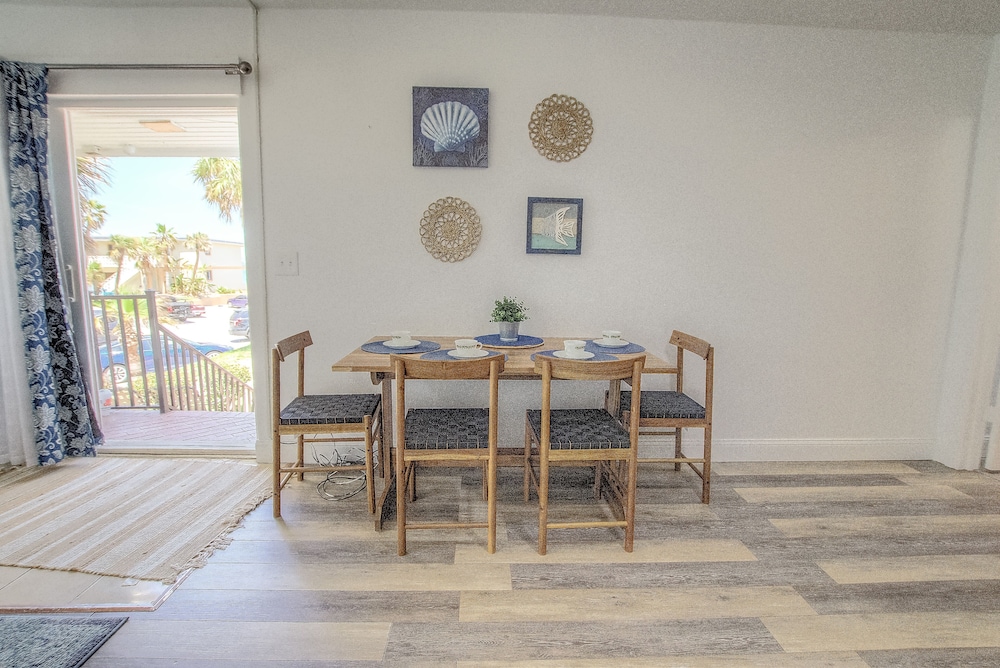 Condo, Multiple Beds, 2 Bathrooms, Partial Ocean View photo 2