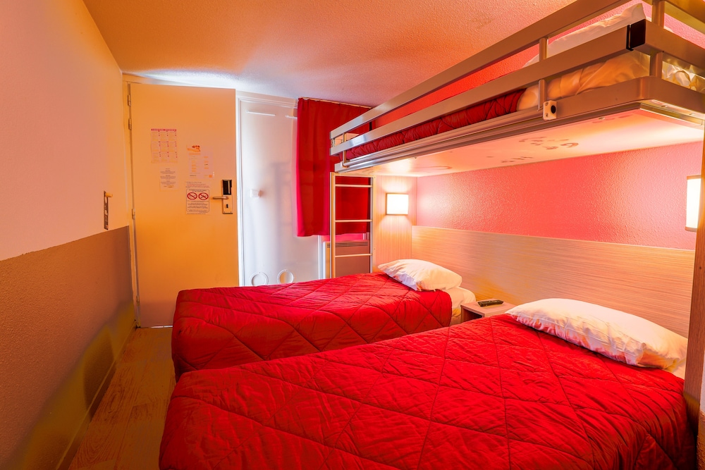 Standard Room, 3 Twin Beds - Photo 2