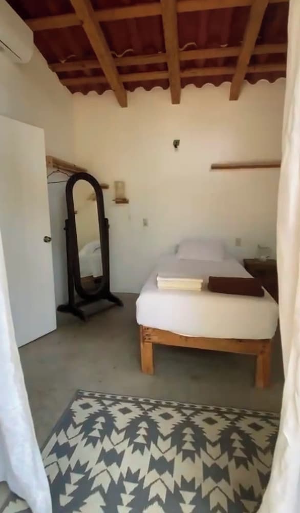 Basic Double Room, 1 Double Bed photo 1
