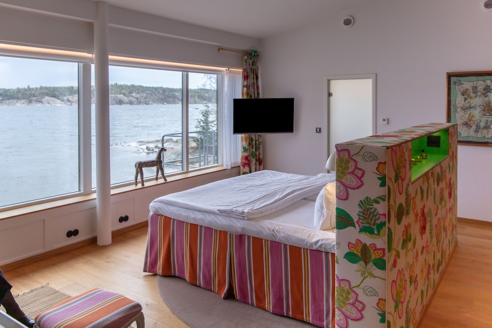 Panoramic Suite, 1 King Bed, Ocean View, Oceanfront photo 1