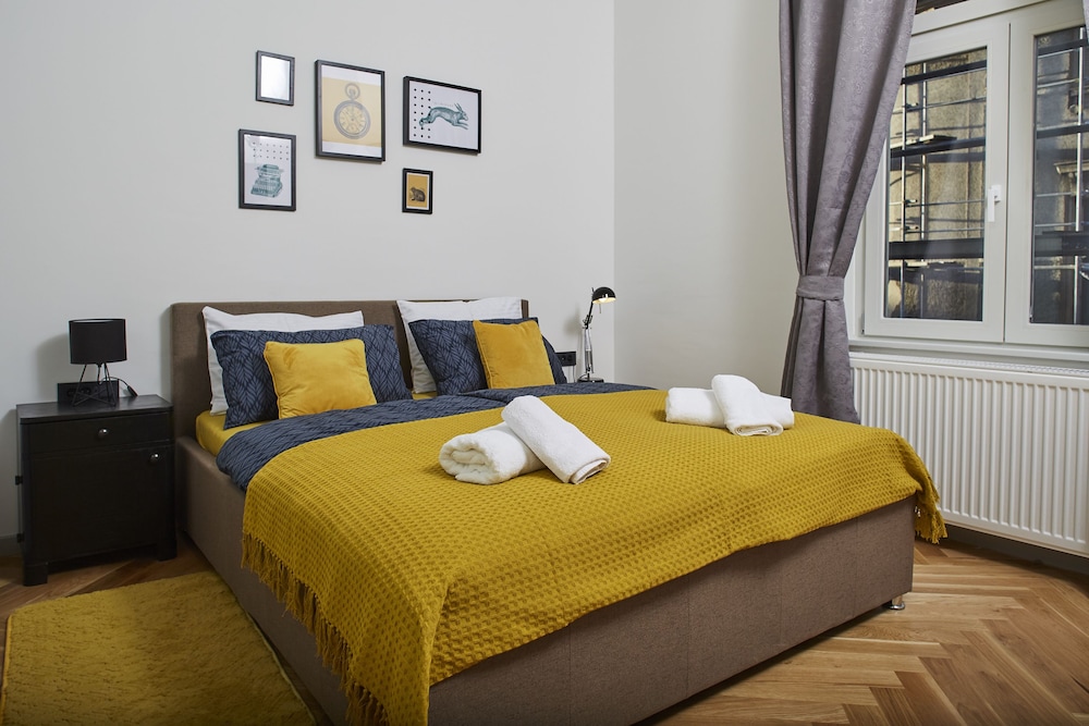 Deluxe Apartment (Zeitgeist)