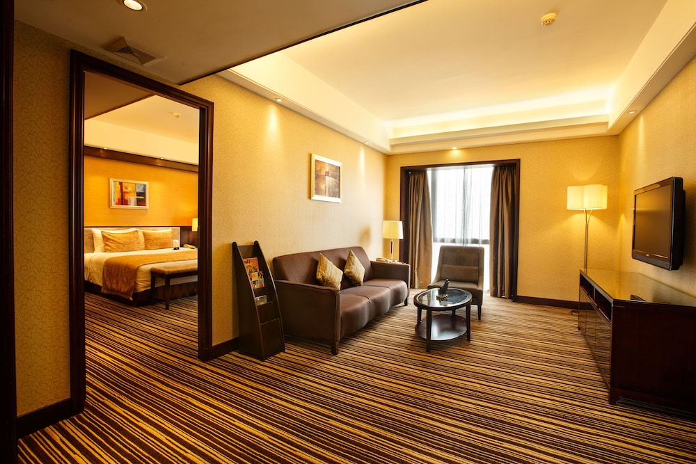 Leeden suite - Photo 2