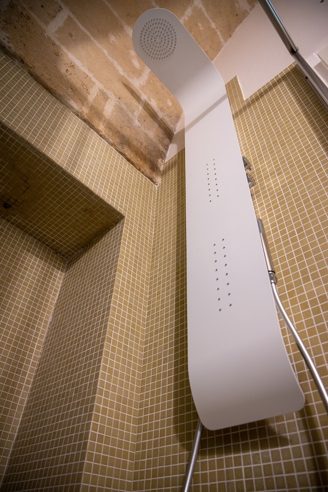 Superior Studio Suite - Photo 16