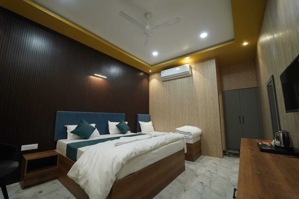 Deluxe cottage with balcony