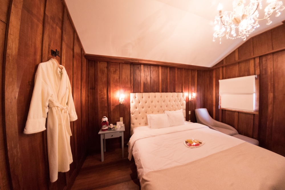Vintage Room - King photo 3