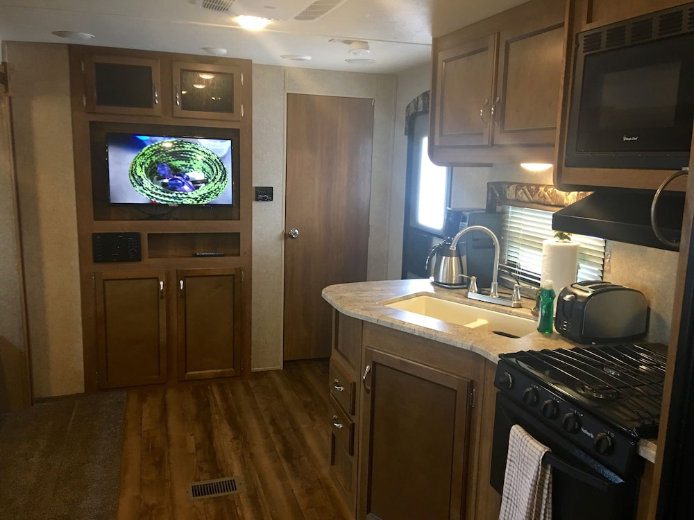 Basic Mobile Home, 1 Bedroom photo 3