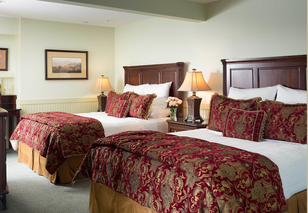Grand Suite, Two Queen Beds