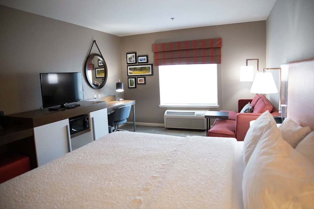 Standard Room, 1 King Bed photo 2