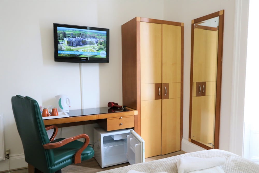 Deluxe Double Room, 1 Queen Bed, Garden View thumbnail 5