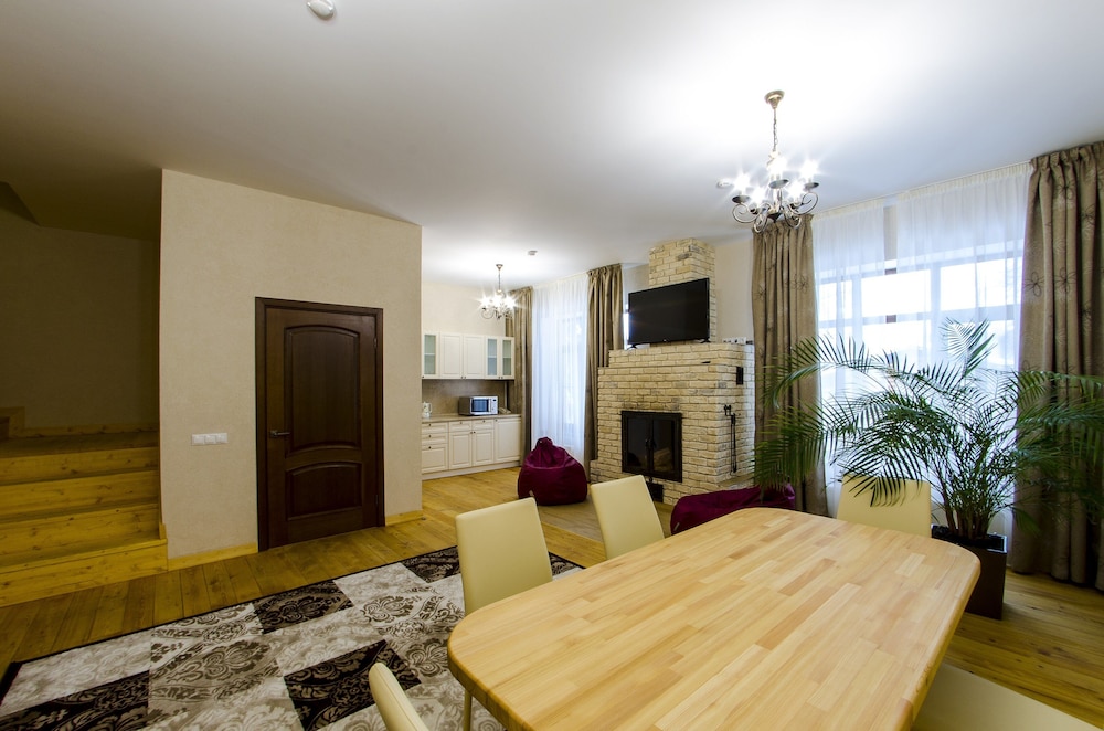 Grand House, 2 Bedrooms photo 2