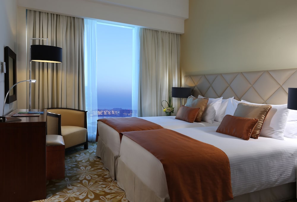 Deluxe Room - Complimentary Transfer to Mall of the Emirates, Metro Station & Jumeirah Beach photo 2