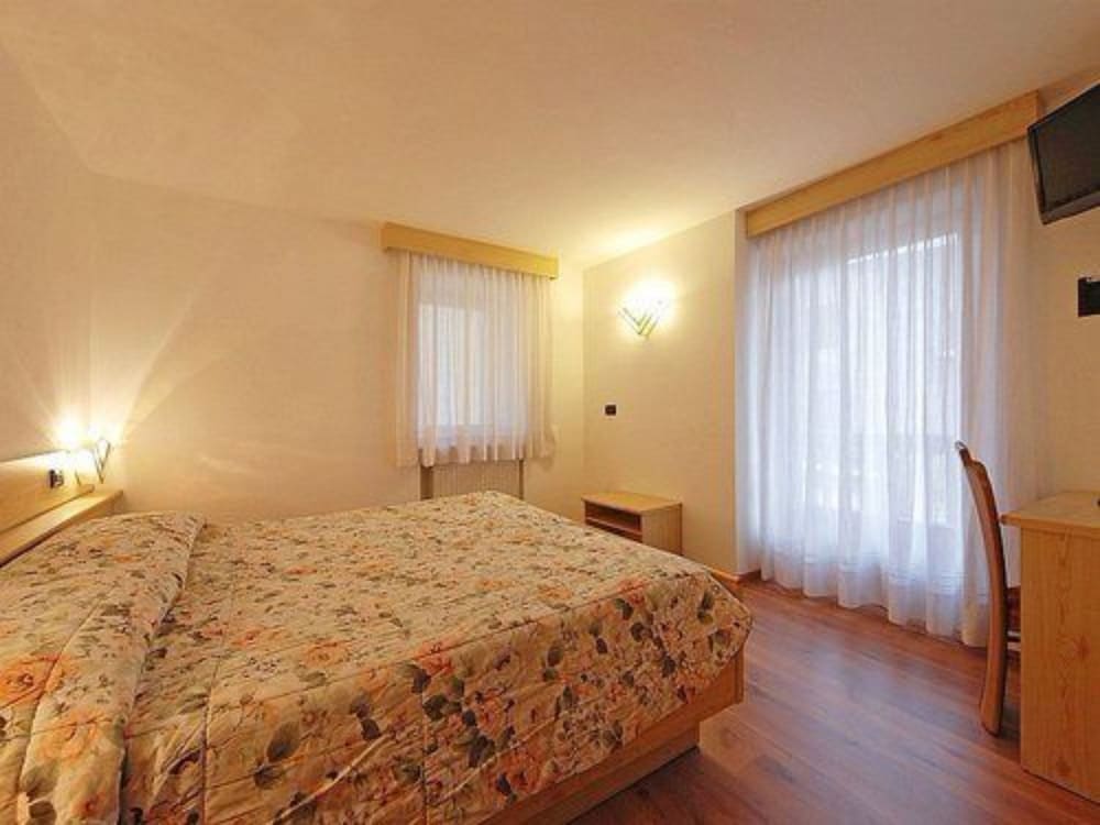 Classic Double or Twin Room photo 2