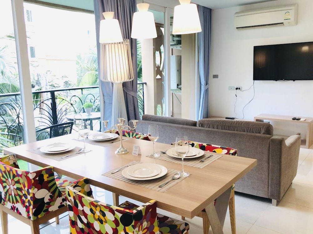 Executive Apartment, 2 Bedrooms, Terrace, Pool View photo 2