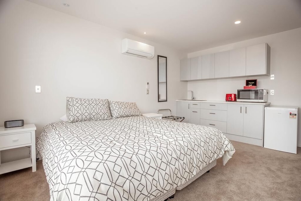 Superior Studio, Kitchenette