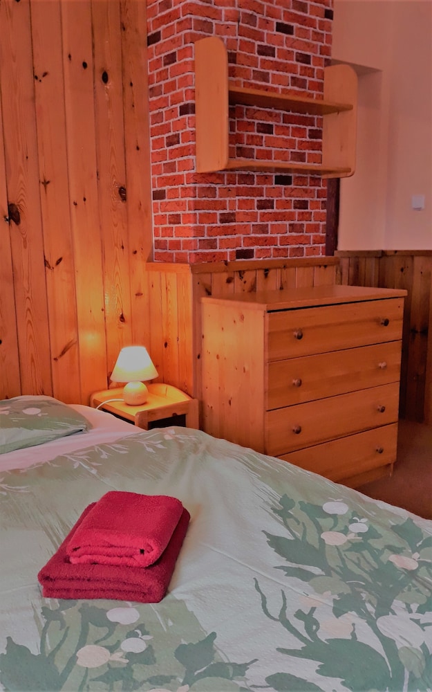 Suite (2 bedrooms and kitchen) photo 2
