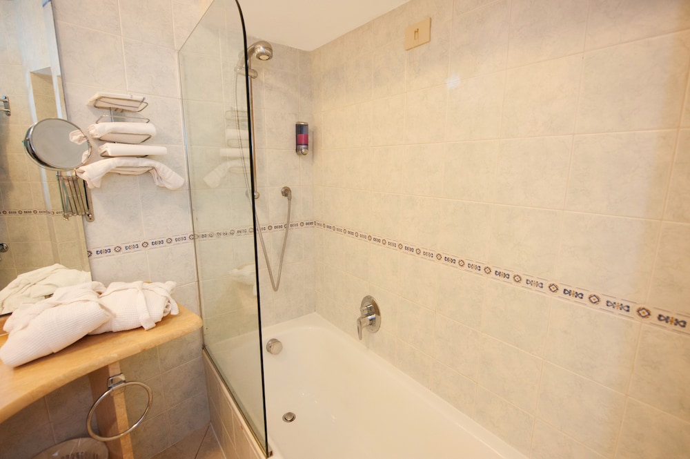 Superior Room, Sea View - Photo 7