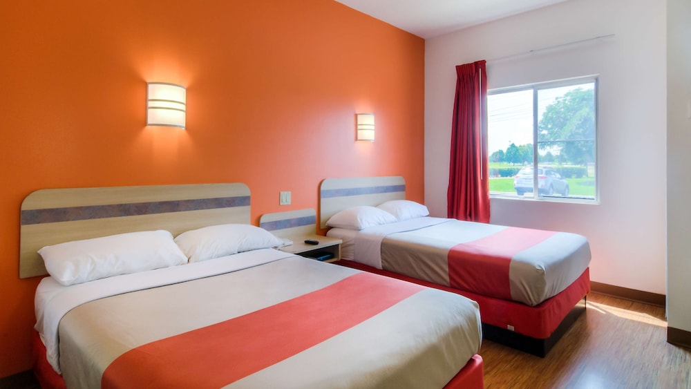 Standard Room, 2 Double Beds, Non Smoking photo 1