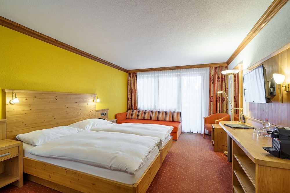 Triple room with balcony or split first floor terrace