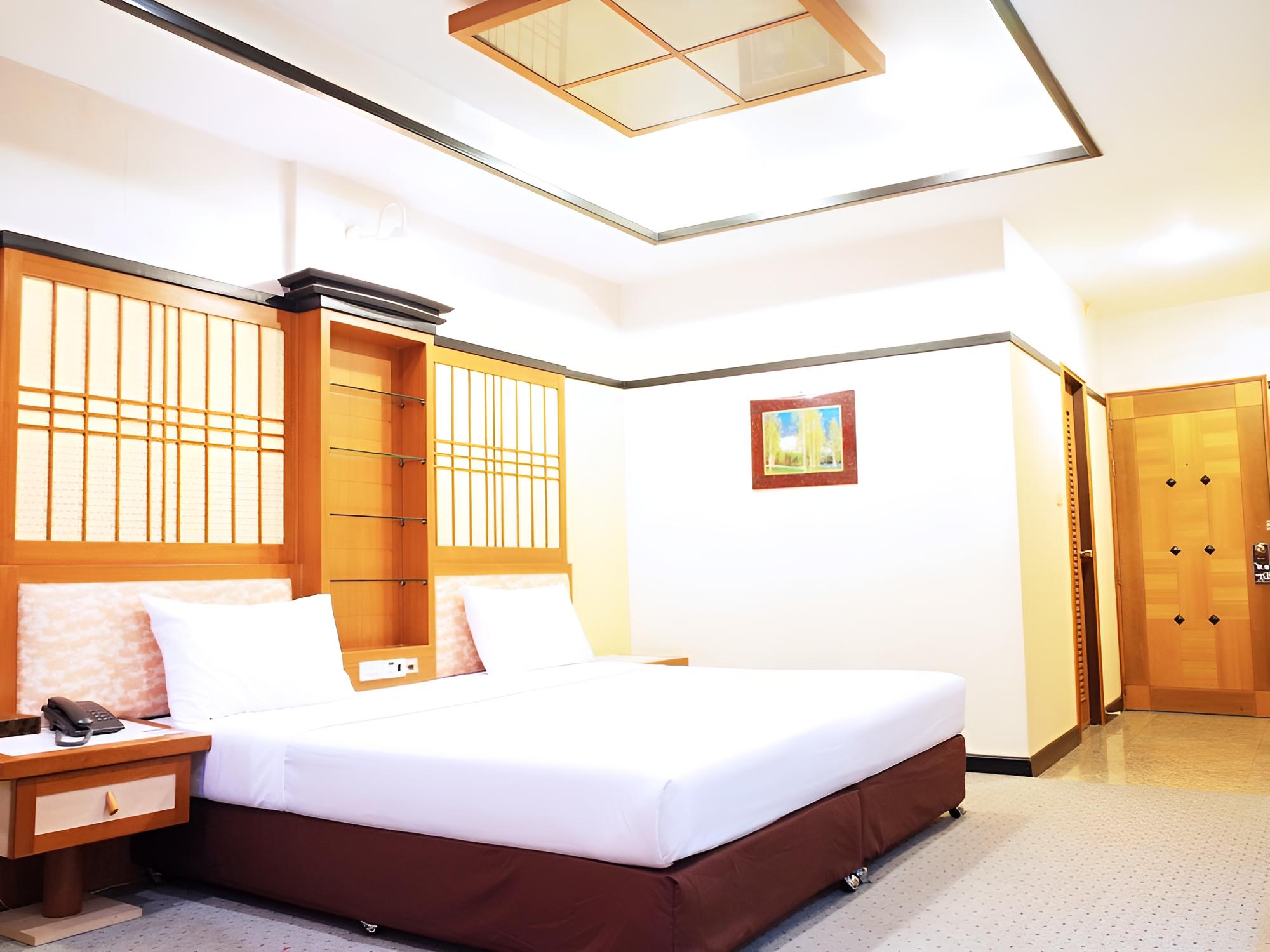 Deluxe Double or Twin Room photo 1