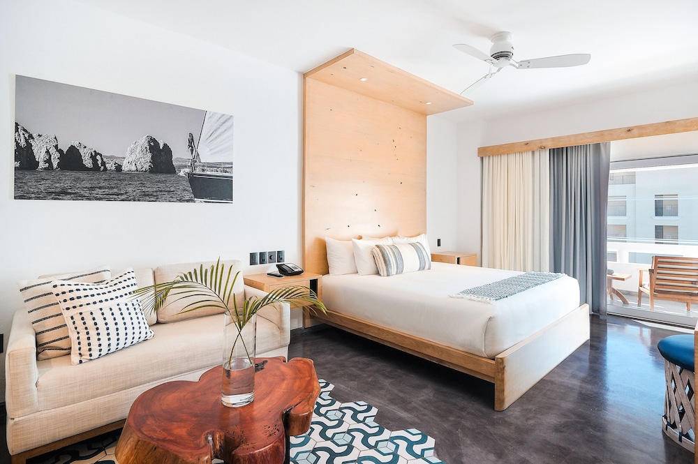 Deluxe Room, 1 King Bed - Photo 6