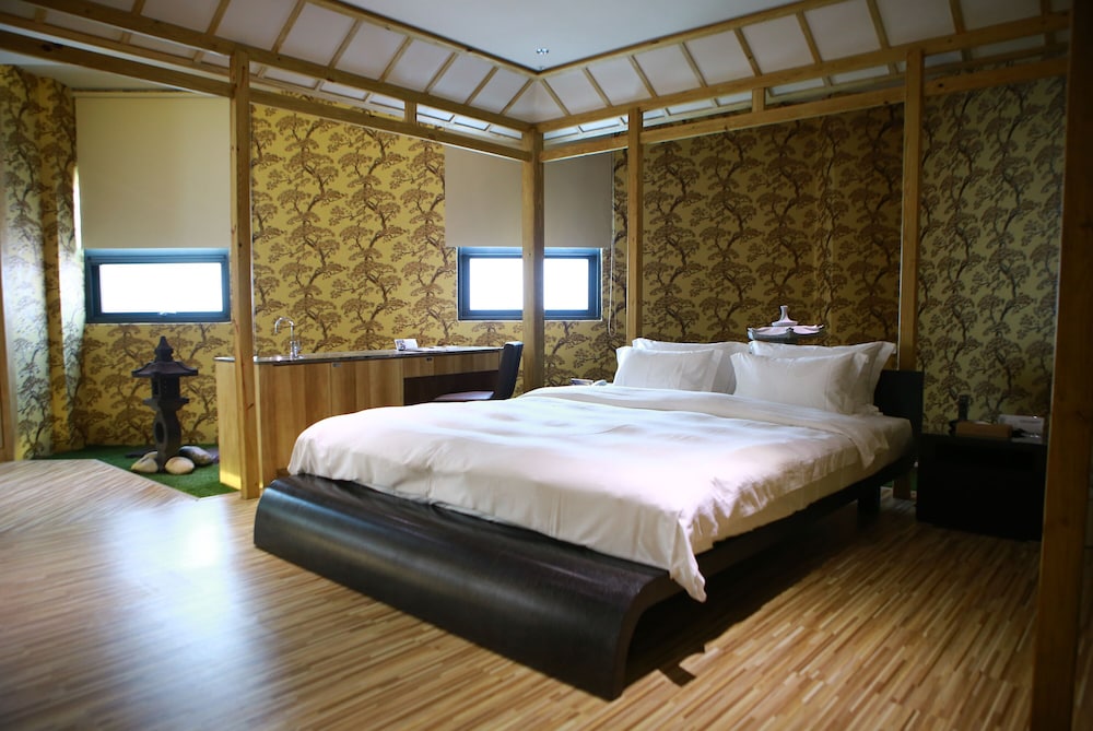 Flagship Suite Check in time starts from 6pm photo 1