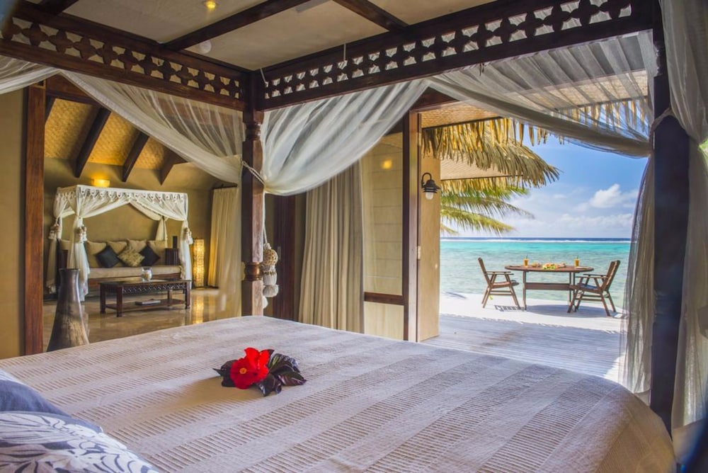 Beachfront Villa photo 1
