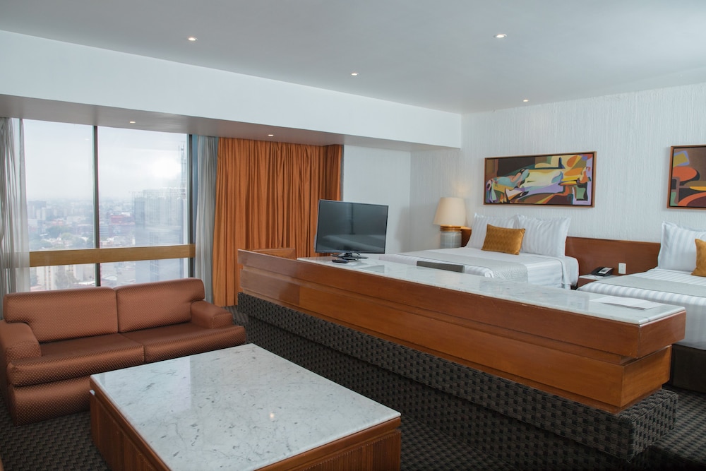 Panoramic Suite, 2 Queen Beds, City View, Tower - Photo 3