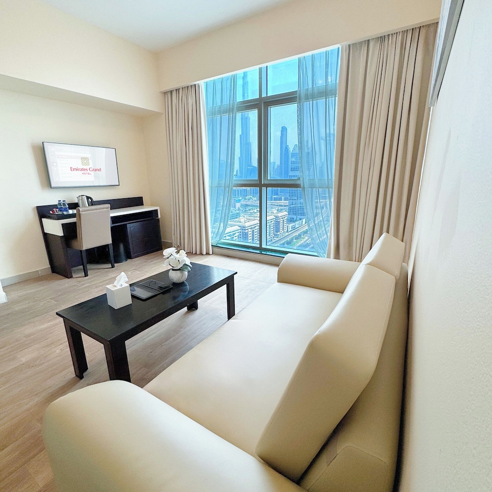 One Bedroom Suite with Burj Khalifa View photo 3