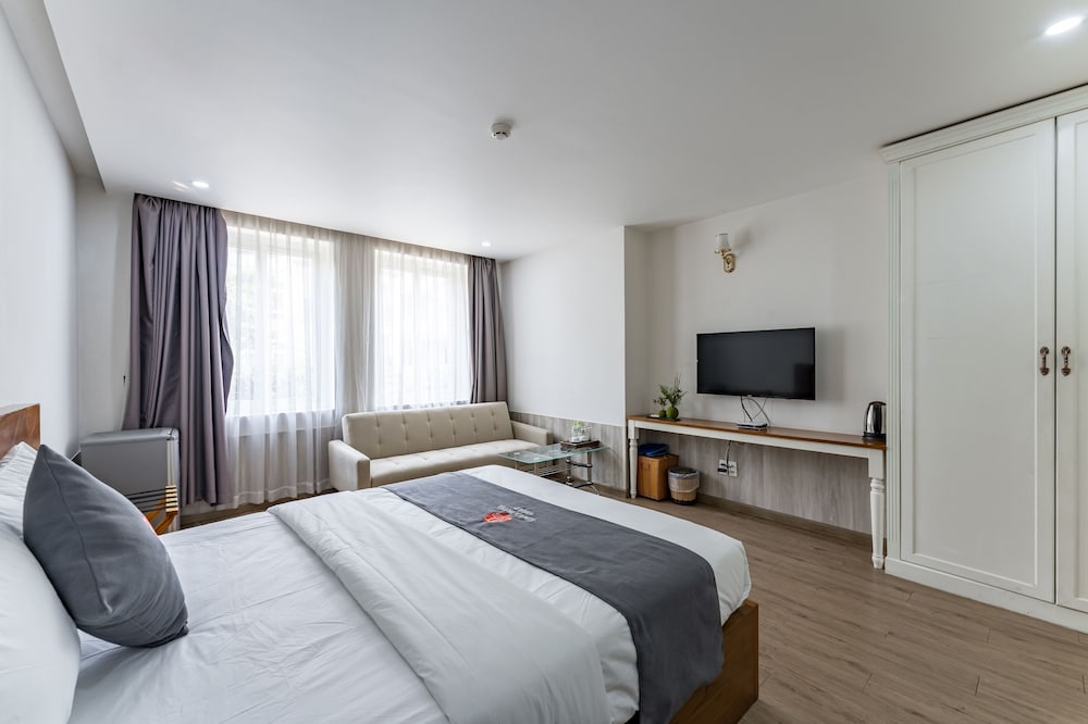 Deluxe Double Room, City View photo 3