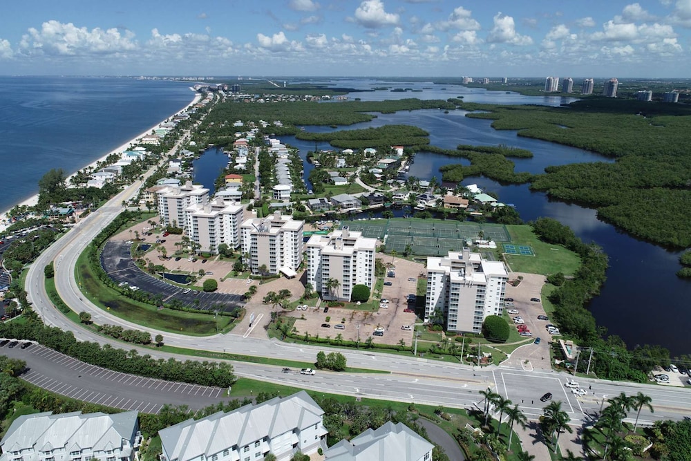 Condo (Beach & Tennis 5008) photo 3