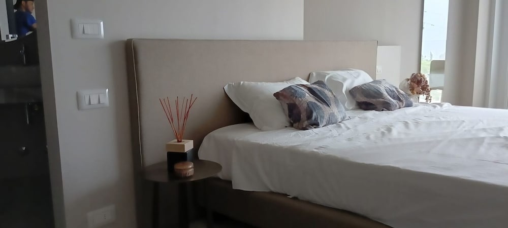 Deluxe Room, Balcony, Lake View