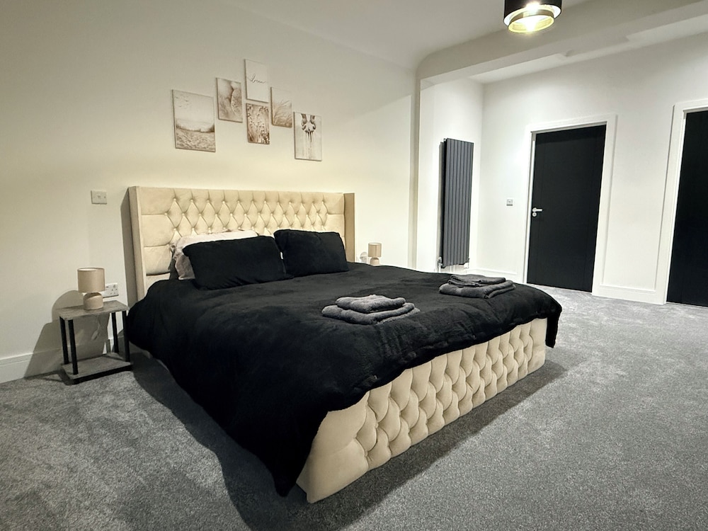 House, 5 Bedrooms, Accessible, Patio