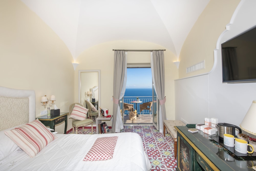 Deluxe Quadruple Room, Sea View - Photo 3
