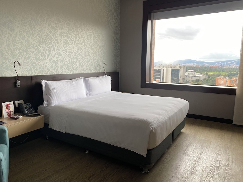 Executive Room, 1 King Bed - Photo 2