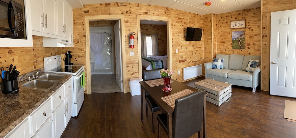 The Little Oven Kitchenette Unit