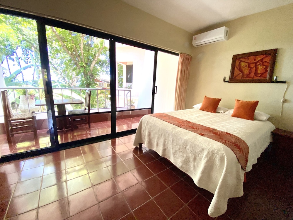 Ocean View Room w/AC #33