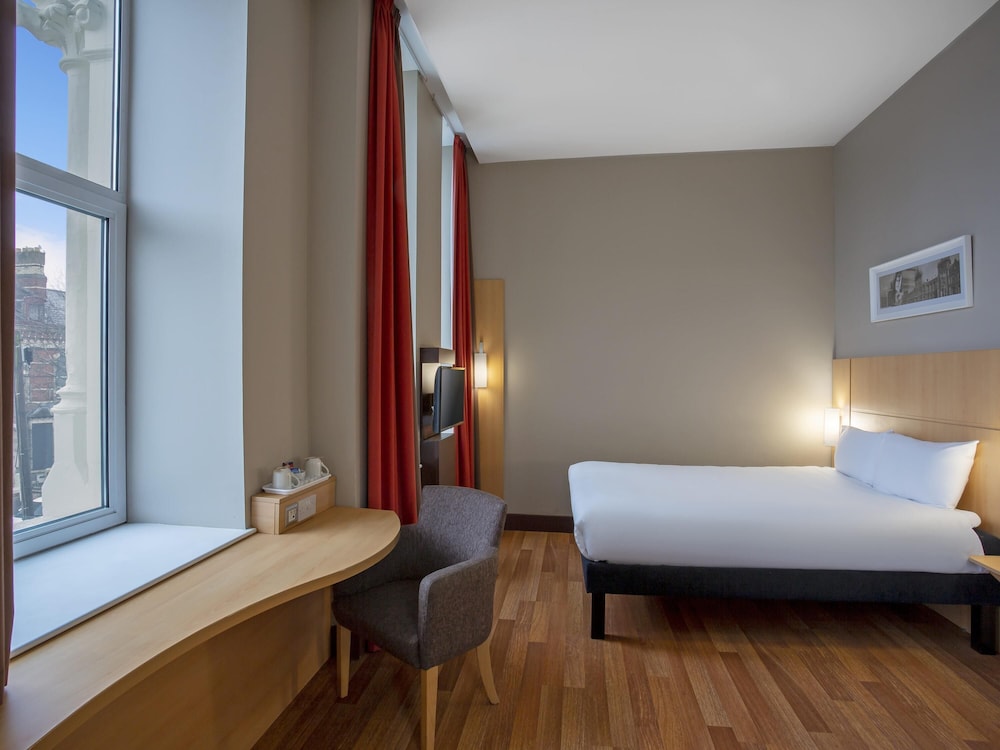Room, 1 Double Bed, Accessible (Accessible) - Photo 2