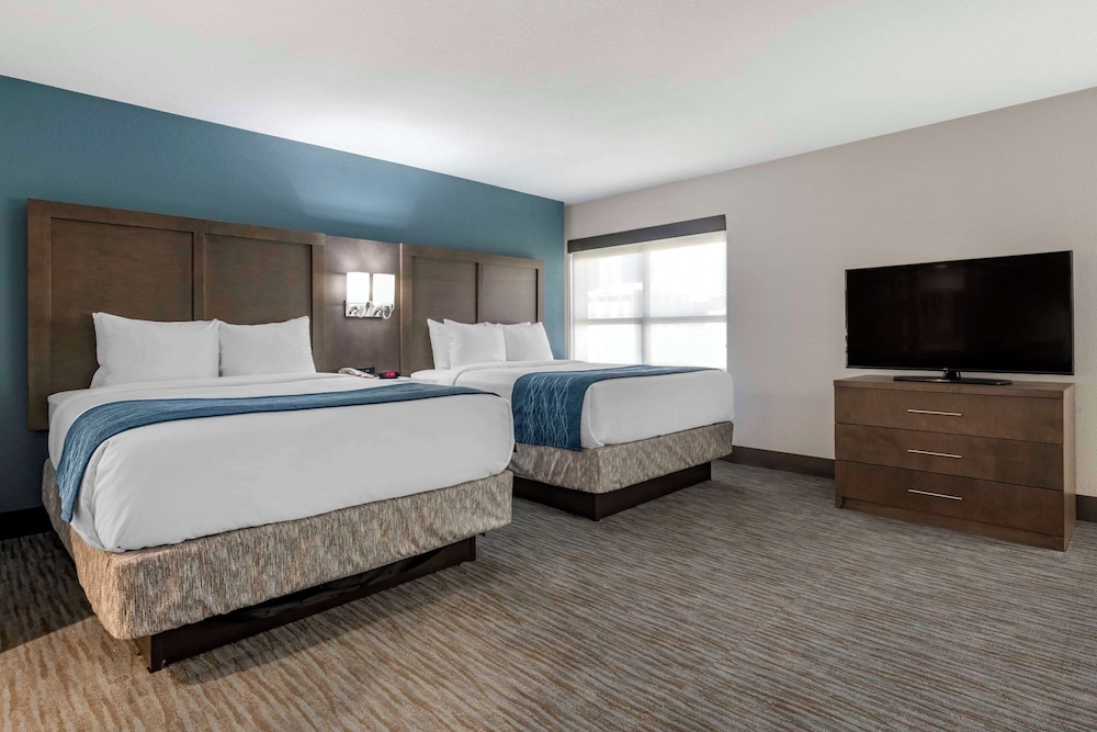 Suite, 2 Queen Beds, Non Smoking