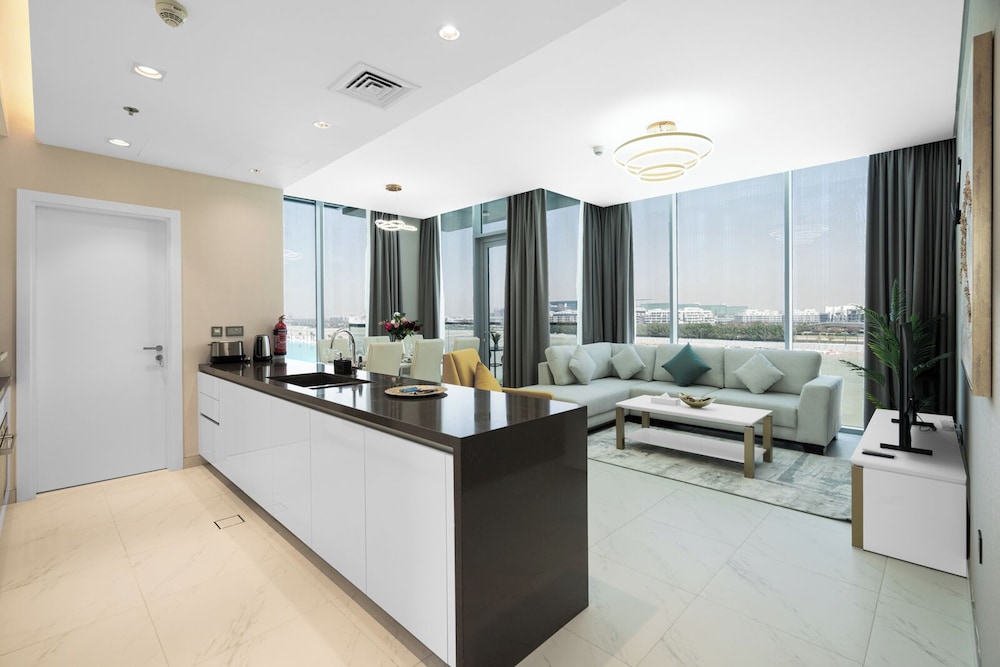 Two Bedroom Superior Apartment - Water View photo 3