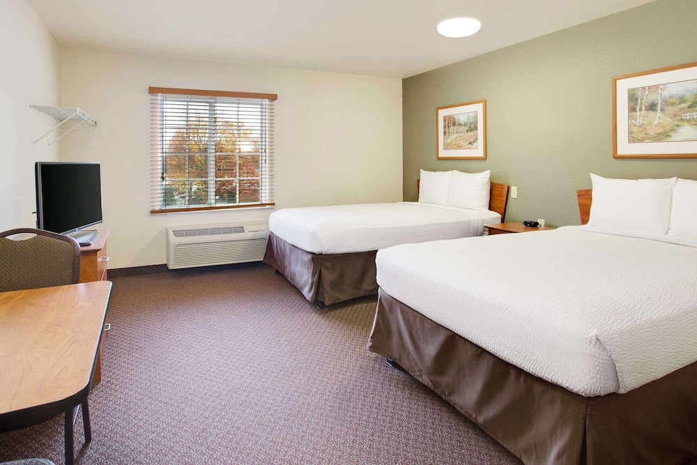 Suite, 2 Queen Beds, Non Smoking