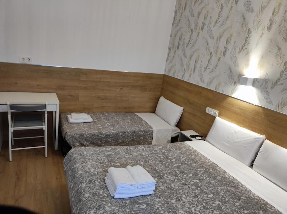 Basic Triple Room