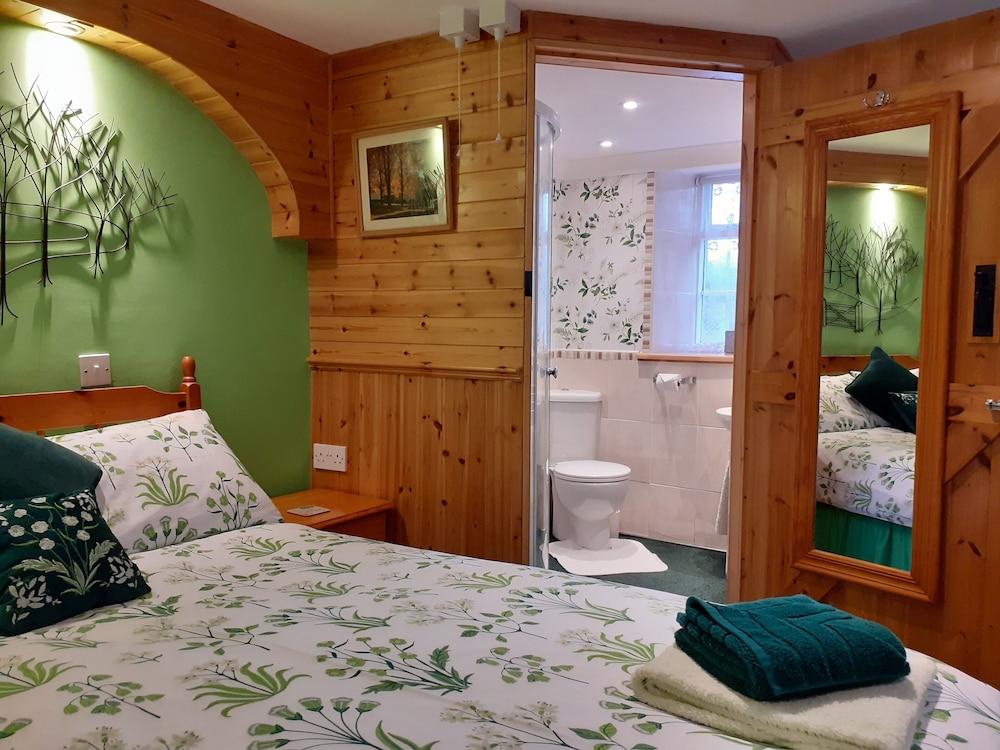 Double Room, Ensuite (Forest Glade)