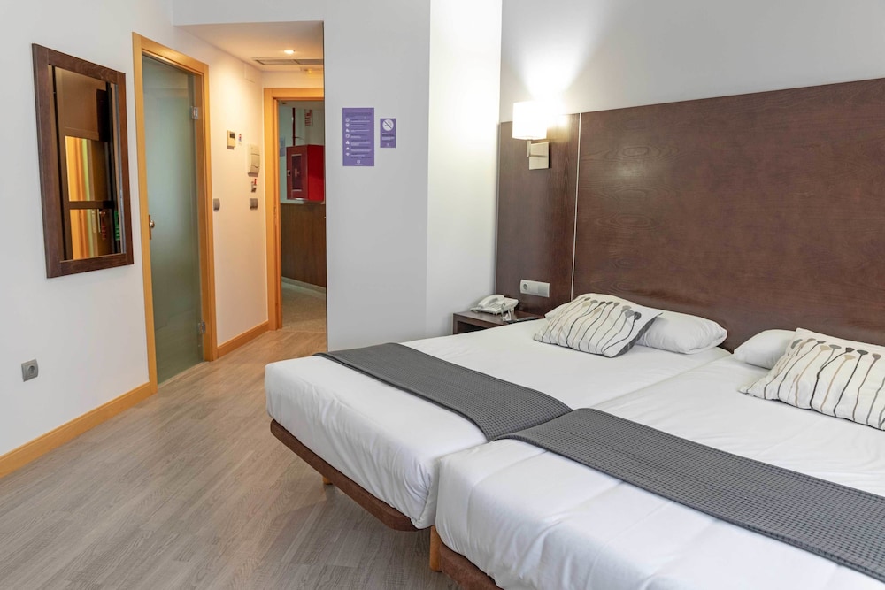 Double Room - Photo 2