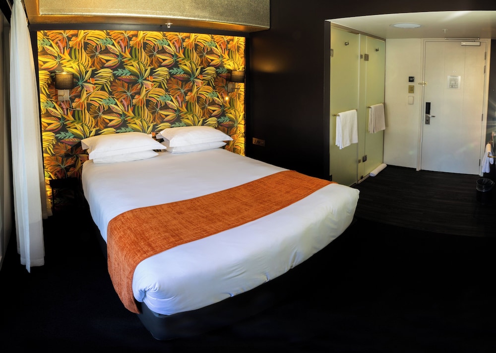 Standard Room (Queen) - Photo 1