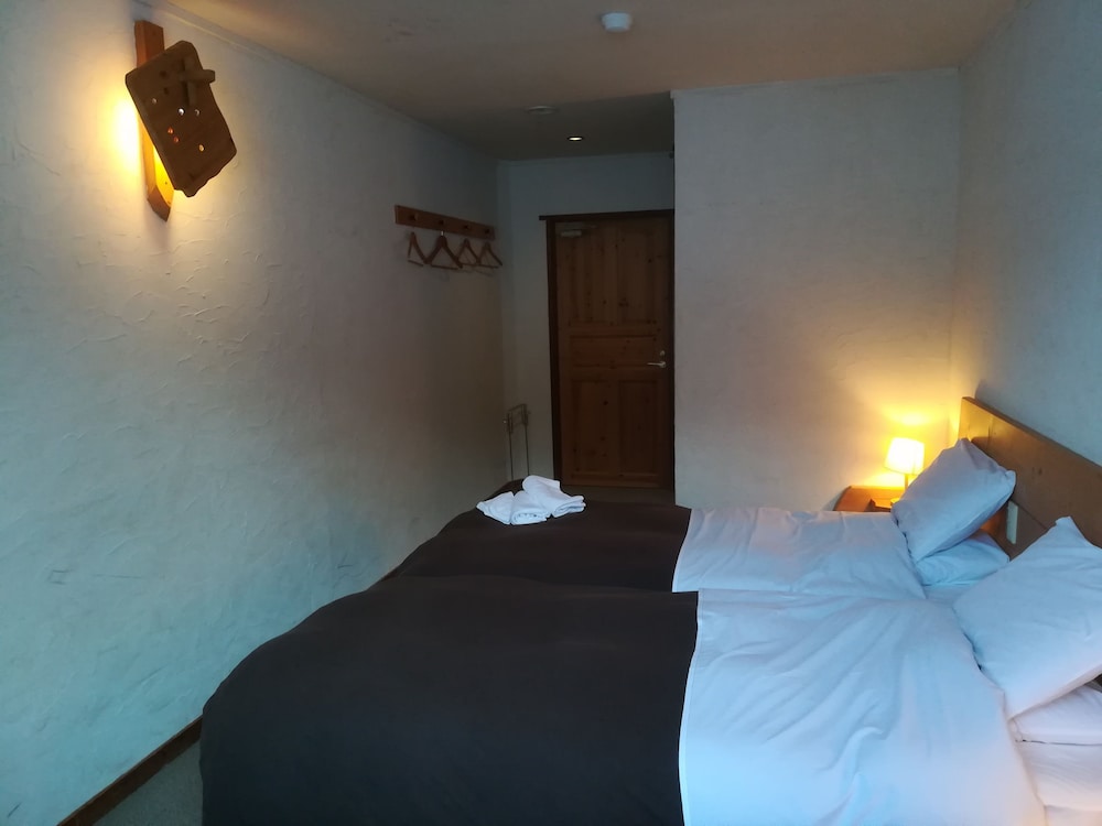 Twin Room, Private Bathroom